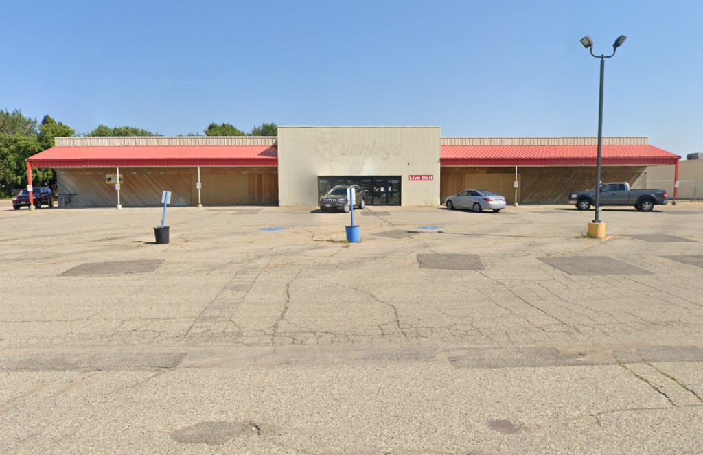 Exterior Former Runnings - Worthington, MN