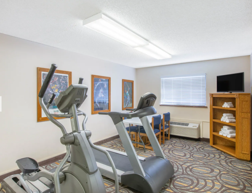 Exercise Super 8 Grand Island