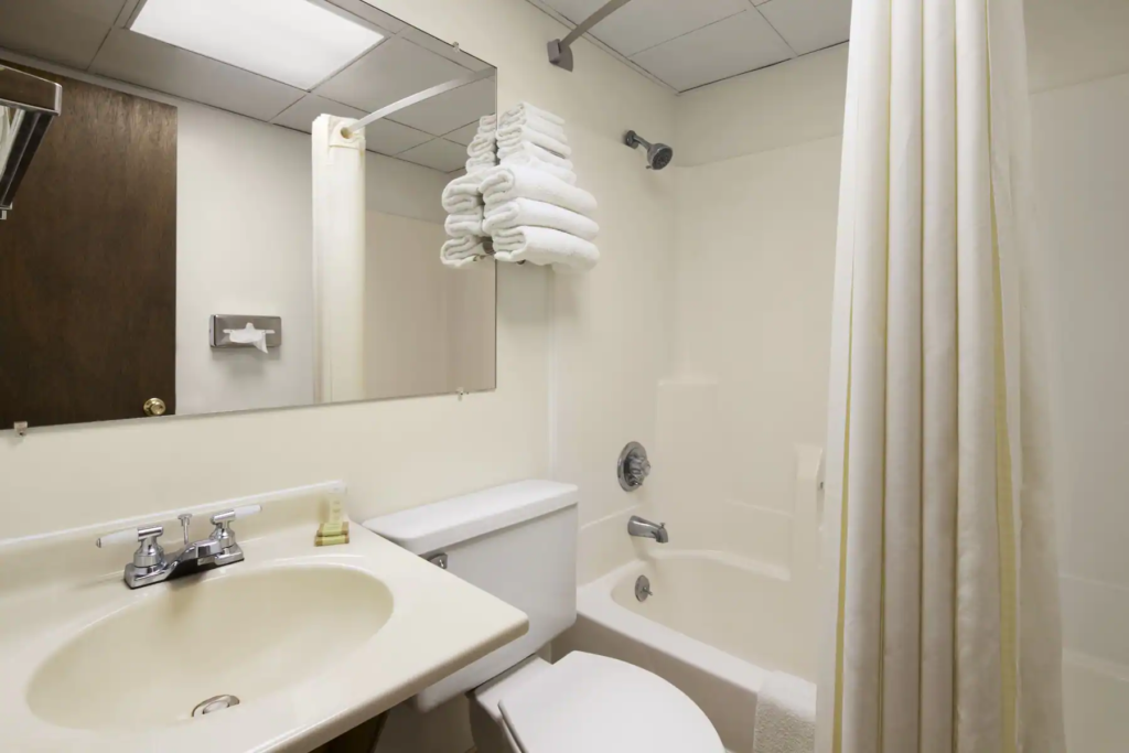 08134_guest_room_4