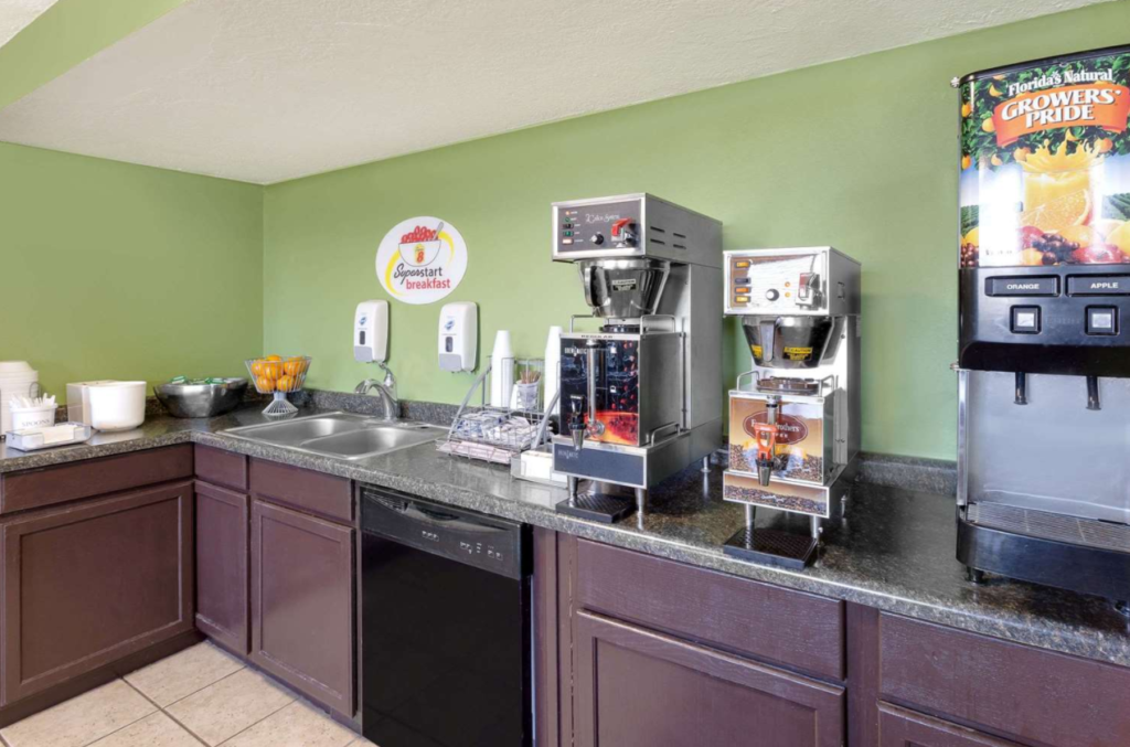 Breakfast Super 8 by Wyndham