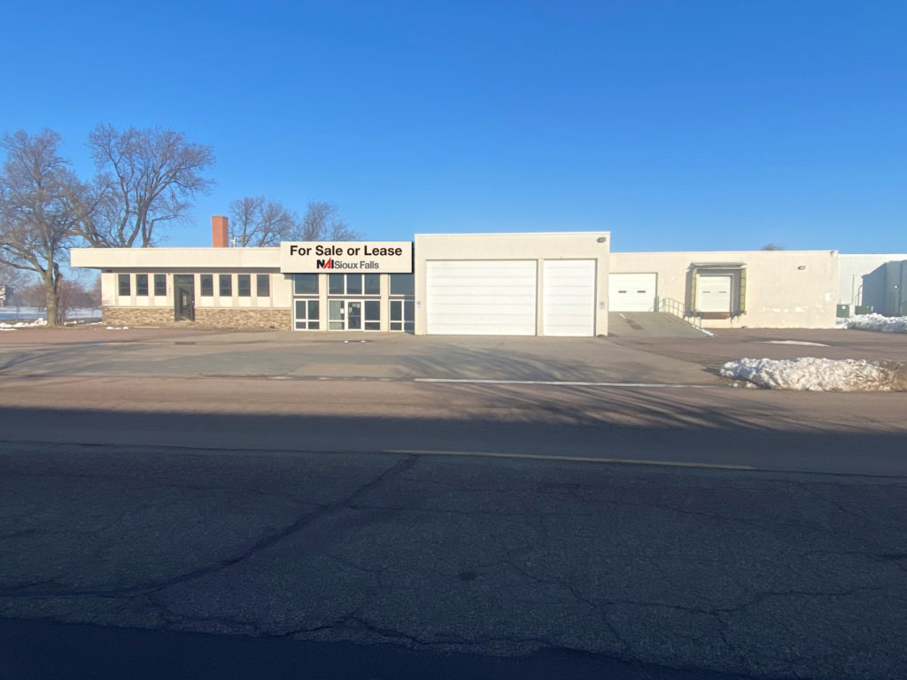Exterior 1501 N Industrial