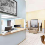 Lobby Super 8 by Wyndham
