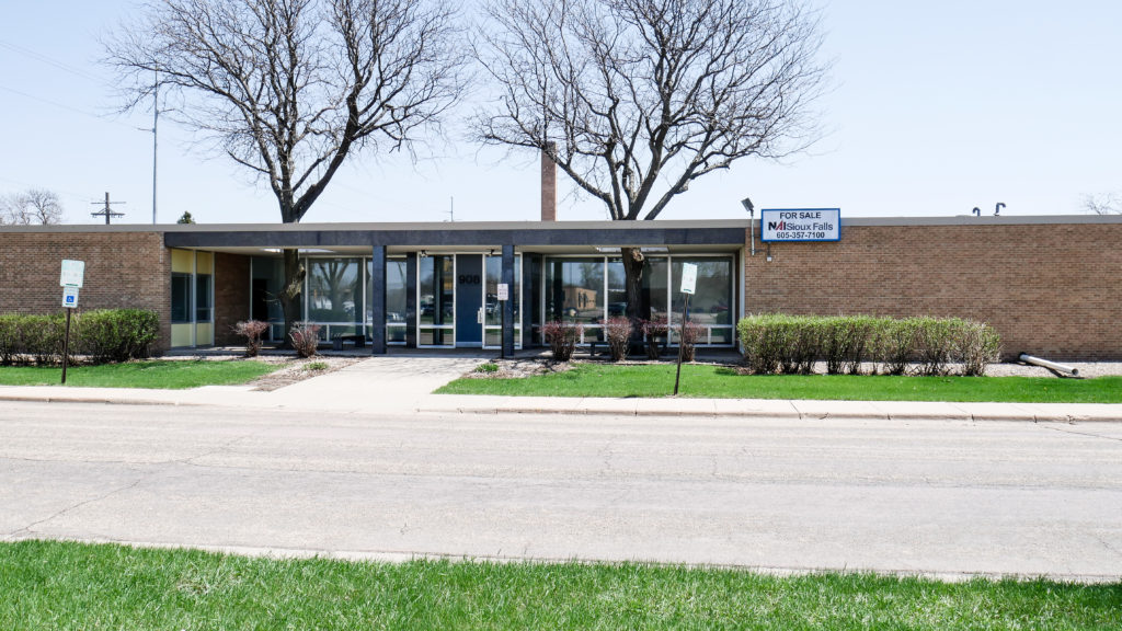 NAI-908Building-7 Covell Lake Building