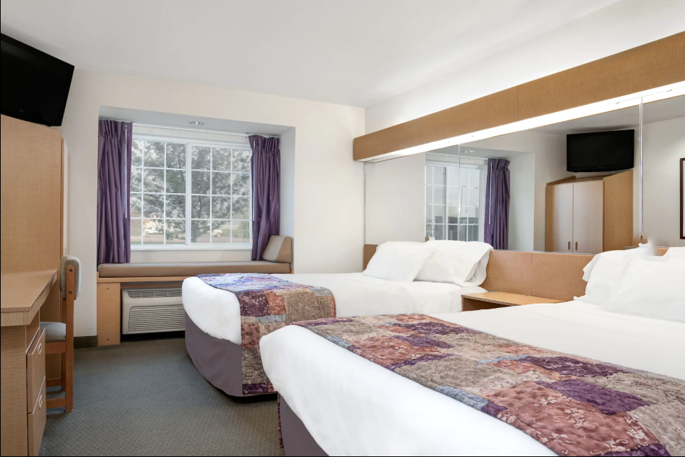 Room 1 Microtel Inn & Suites by Wyndham