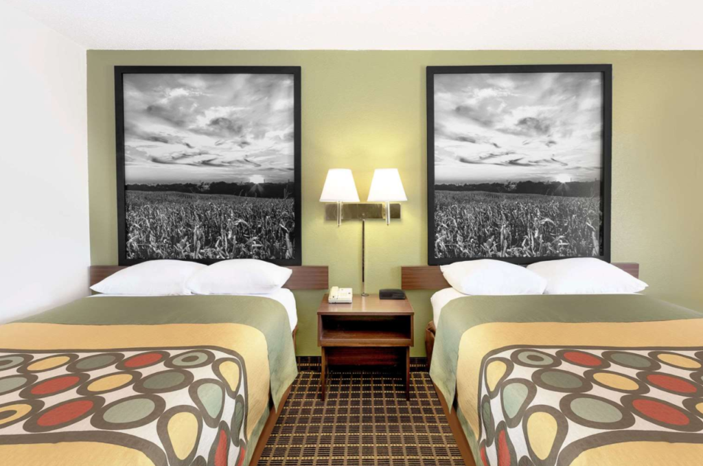 Room3 Super 8 by Wyndham