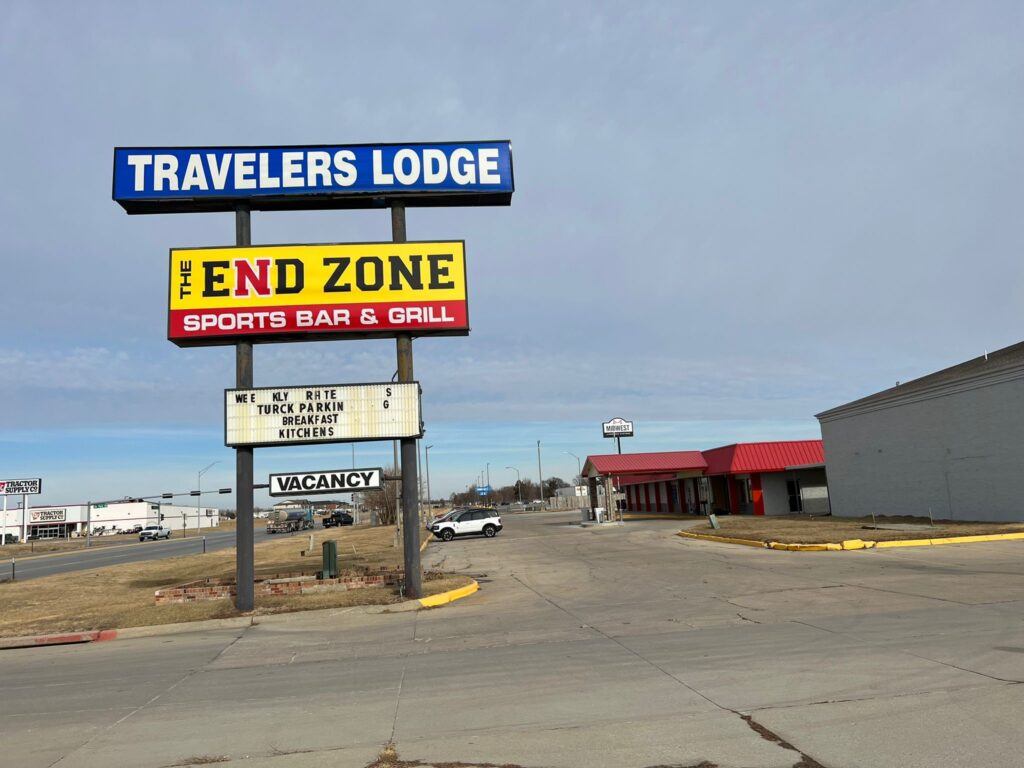 1 Traveler's Lodge Beatrice