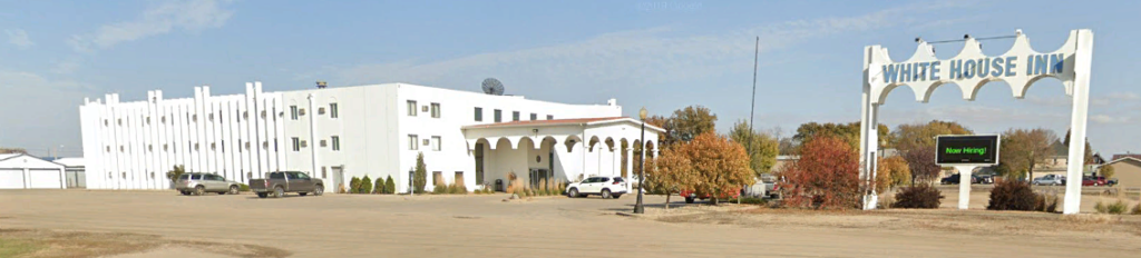 White House Inn Exterior3