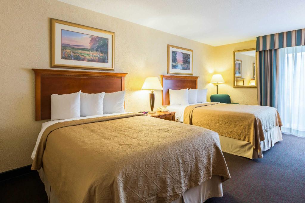 Quality Inn Interior