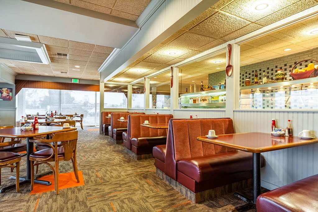 Quality Inn Interior3