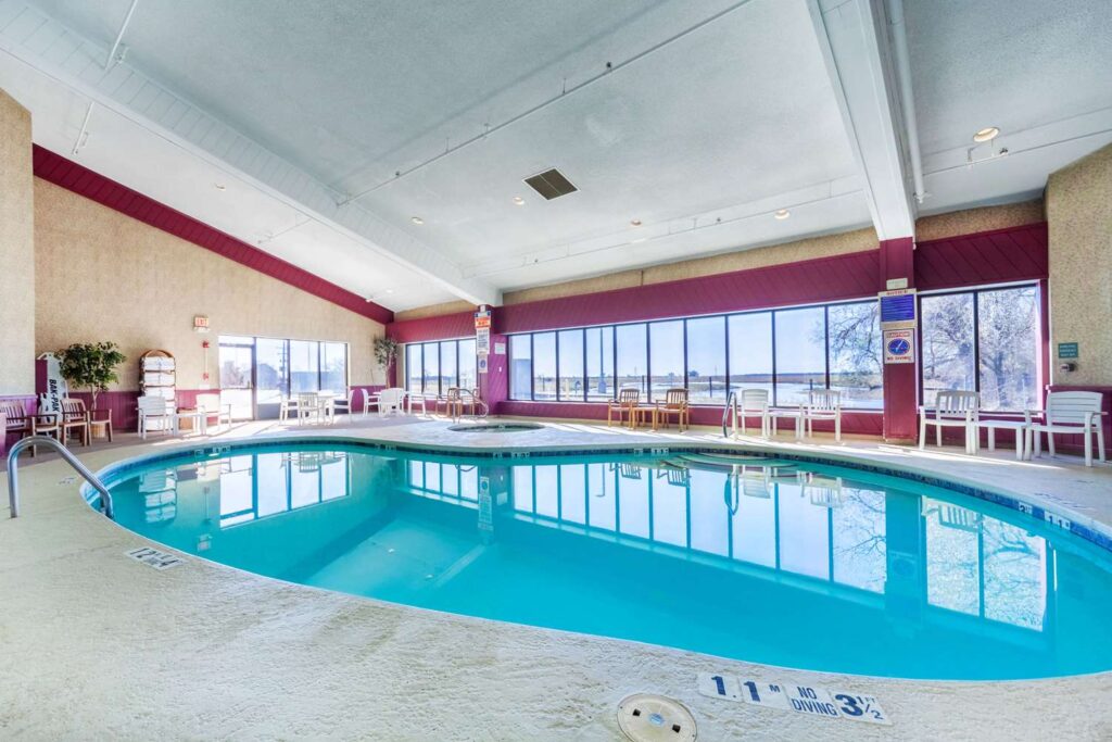 Quality Inn Pool